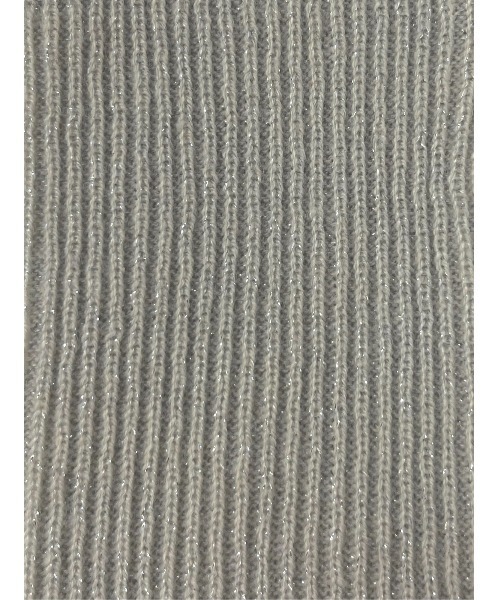 Reurie'（レウリィ）の「スリットショルダーラメニット / スリットショルダーニット ショルダーカット 肩開き カットショルダー オープンショルダー 白 黒 アイボリー ブラック ネイビー プルオーバー スクエアネック ミドル丈 ショート丈 コンパクト ラメニット ラメトップス 大人カジュアル きれいめ シンプル リブ オフィスルック（ニット/セーター・レディース・アイボリー/ネイビー/ブラック・FREE）」の10枚目の写真