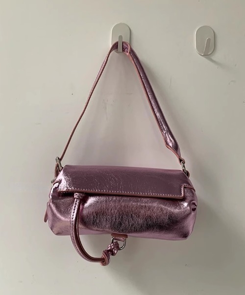 Vipoa（ヴィポア）の「Belted Strap Barrel Compact Bag（ハンドバッグ・レディース・ブラック系その他/シルバー/ピンク/ブラック・FREE）」の19枚目の写真