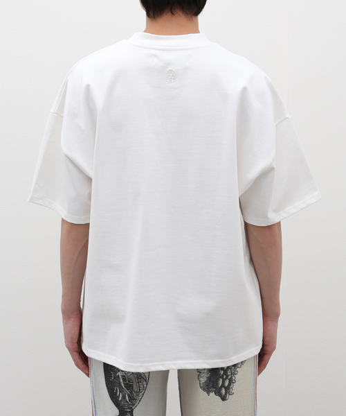 EDIFICE(エディフィス)の「【untitled artworks / アンタイトルドアートワークス】ee Flower Lettering(Tシャツ/カットソー・メンズ・ホワイト・MEDIUM/SMALL)」の5枚目の写真