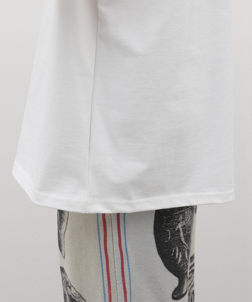 EDIFICE(エディフィス)の「【untitled artworks / アンタイトルドアートワークス】ee Flower Lettering(Tシャツ/カットソー・メンズ・ホワイト・MEDIUM/SMALL)」の11枚目の写真