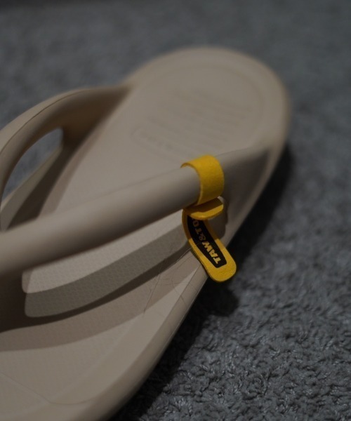 TAW&TOE（トーアンドトー）の「TAW＆TOE/トーアンドトー/ZEROVITY Flip Flog OG（サンダル・レディース・ベージュ/ブラック/クリーム/チャコールグレー・43/42/37/36/41/40/38）」の7枚目の写真