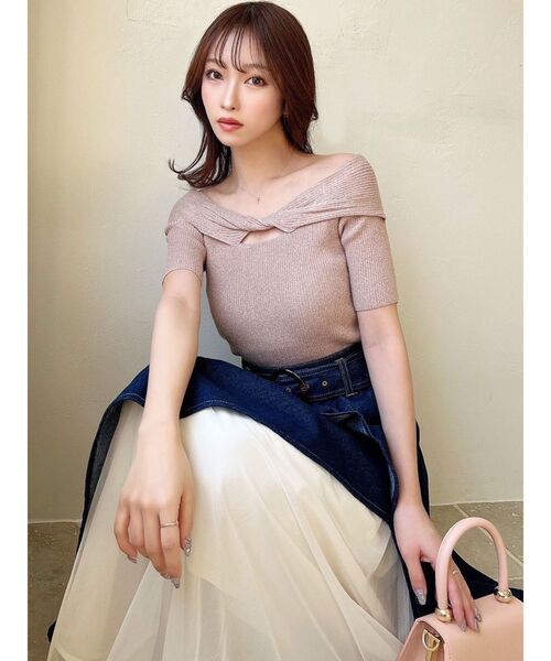 RESEXXY（リゼクシー）の「ツイストデザインオフショルニットトップス（ニット/セーター・レディース・ピンク/ブルー/ブラック・FREE）」の8枚目の写真