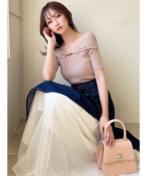 RESEXXY（リゼクシー）の「ツイストデザインオフショルニットトップス（ニット/セーター・レディース・ピンク/ブルー/ブラック・FREE）」の9枚目の写真