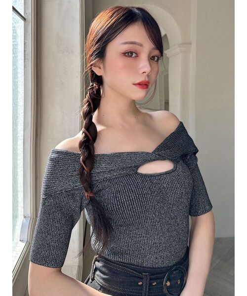 RESEXXY（リゼクシー）の「ツイストデザインオフショルニットトップス（ニット/セーター・レディース・ピンク/ブルー/ブラック・FREE）」の22枚目の写真