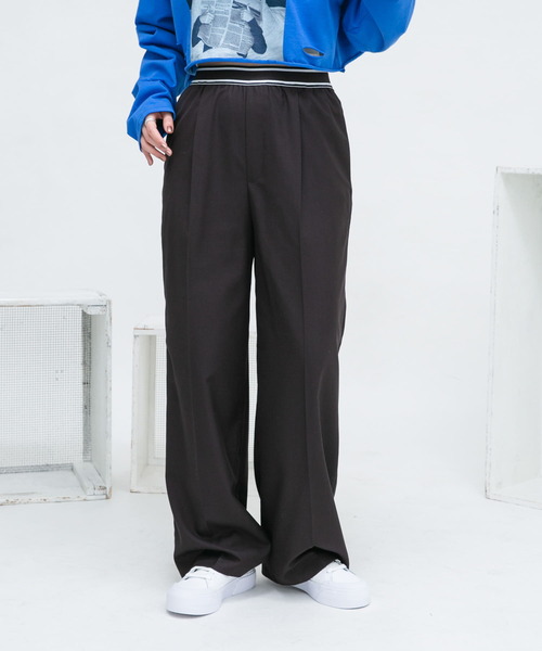 KBF(ケイビーエフ)の「ウエストゴムデザインイージーパンツ(その他パンツ・レディース・チャコールグレー/グレー/ベージュ・ONE)」の4枚目の写真
