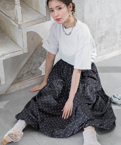 VICKY（ビッキー）の「【バルーンデザイン】バルーンティアードスカート《洗濯機で洗える》（スカート・レディース・グリーン/ブラック/ブラック系その他・M）」の1枚目の写真