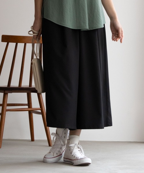 NAVY(ネイビー)の「NAVY 冷感 UVカット ドライ イージーパンツ スカンツ(その他パンツ・レディース・ネイビー/パープル系その他/ブラック・L/M/S)」の1枚目の写真