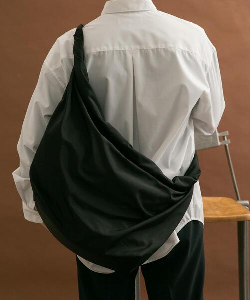 RODE SKO(ロデスコ)の「撥水ビッグボディバッグ(ショルダーバッグ・メンズ・ブラック/グリーン・ONE)」の8枚目の写真