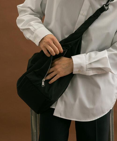 RODE SKO(ロデスコ)の「撥水ビッグボディバッグ(ショルダーバッグ・メンズ・ブラック/グリーン・ONE)」の9枚目の写真