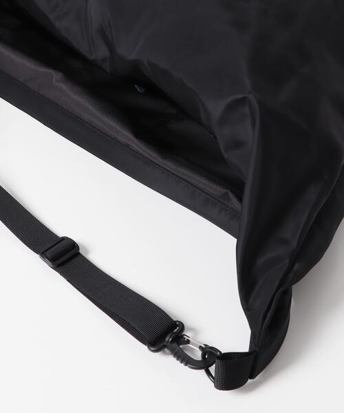 RODE SKO(ロデスコ)の「撥水ビッグボディバッグ(ショルダーバッグ・メンズ・ブラック/グリーン・ONE)」の14枚目の写真