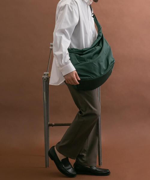 RODE SKO(ロデスコ)の「撥水ビッグボディバッグ(ショルダーバッグ・メンズ・ブラック/グリーン・ONE)」の21枚目の写真