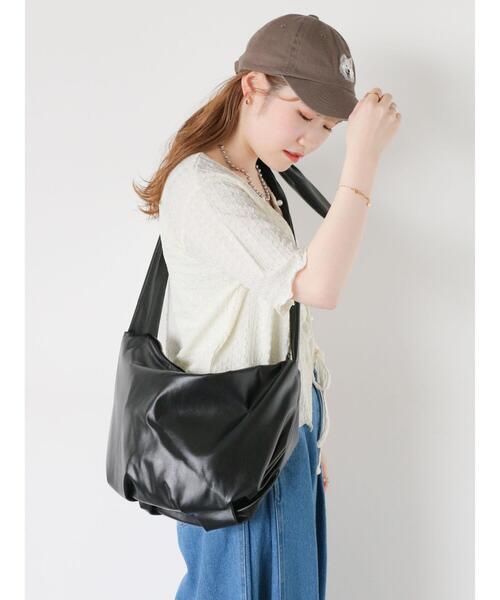 ehka sopo（エヘカソポ）の「リボンショルダーバッグ（ハンドバッグ・レディース・シルバー/ブラック/キナリ・F）」の14枚目の写真