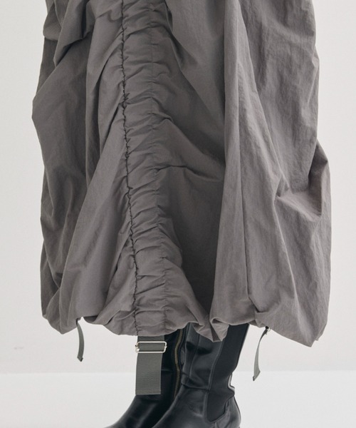 MECRE（メクル）の「【MECRE/メクル】ベルトコードデザインスカート（スカート・レディース・グレー/ブラック・S/XS）」の13枚目の写真