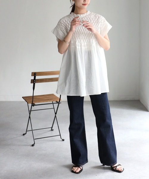 Riberry（リベリー）の「インド綿スモッキング刺繍フレアブラウス（シャツ/ブラウス・レディース・ブラック/オフホワイト・MEDIUM）」の16枚目の写真