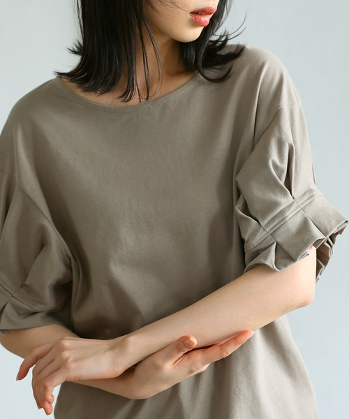 itto...(イット)の「華やかタック袖カットソー(Tシャツ/カットソー・レディース・ブラック/イエロー/オフホワイト/グレイッシュベージュ・M)」の3枚目の写真