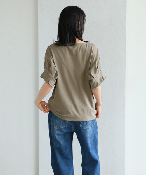 itto...(イット)の「華やかタック袖カットソー(Tシャツ/カットソー・レディース・ブラック/イエロー/オフホワイト/グレイッシュベージュ・M)」の17枚目の写真