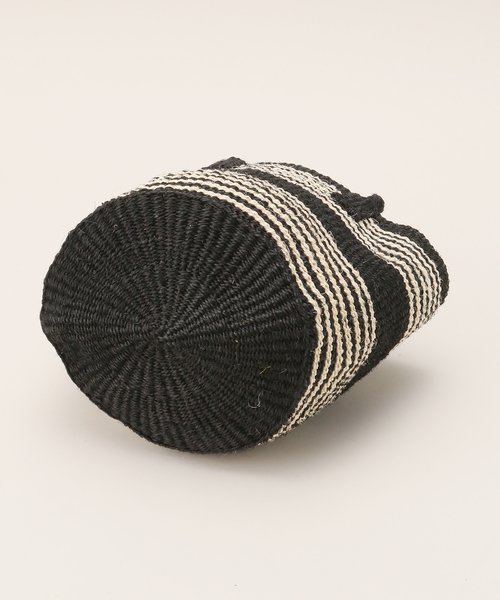 B.C STOCK(ベーセーストック)の「AFRICAN SQUARE/アフリカンスクエア カラーサイザルバッグ(かごバッグ・レディース・ピンク/チャコールグレー/ブラック/ピンク系その他/グリーン/イエロー・FREE)」の9枚目の写真