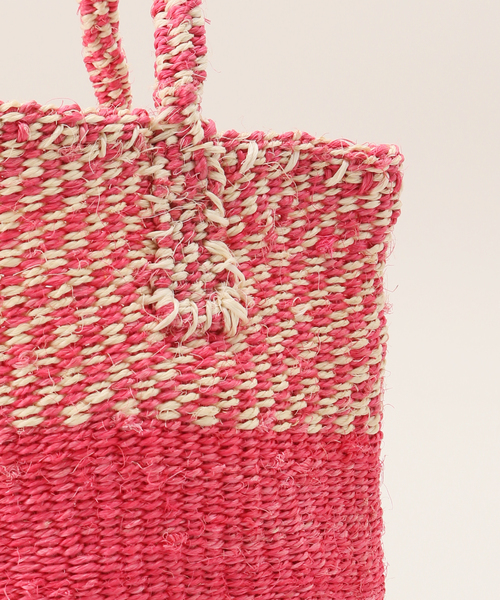 B.C STOCK(ベーセーストック)の「AFRICAN SQUARE/アフリカンスクエア カラーサイザルバッグ(かごバッグ・レディース・ピンク/チャコールグレー/ブラック/ピンク系その他/グリーン/イエロー・FREE)」の15枚目の写真