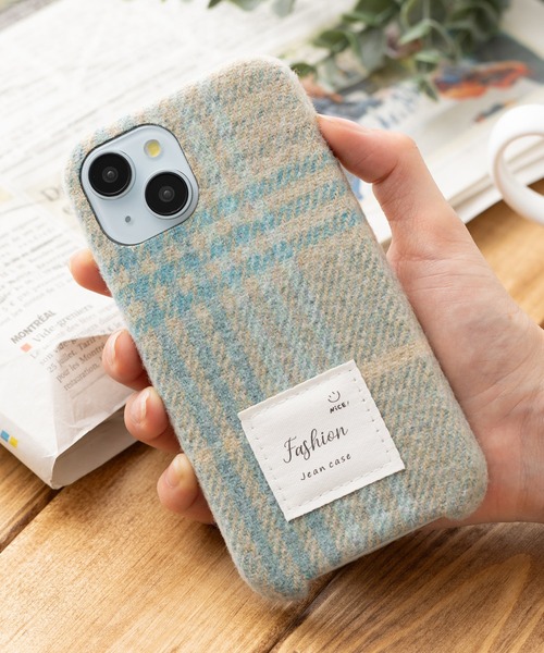 emonique（エモニーク）の「iPhoneケース カバー ウール風ツイード モヘア【11/12/12pro/13/13pro/14/14pro/15/15pro対応】（スマホケース/カバー・レディース・ホワイト/カーキ/レッド/ベージュ/ブラウン・iPhone 11/iPhone 12/iPhone 13/iPhone 13 Pro/iPhone 14/iPhone 14 Pro/iPhone 15/iPhone 15 Pro/iPhone 12 Pro）」の4枚目の写真