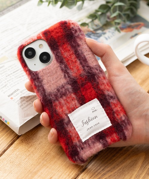 emonique（エモニーク）の「iPhoneケース カバー ウール風ツイード モヘア【11/12/12pro/13/13pro/14/14pro/15/15pro対応】（スマホケース/カバー・レディース・ホワイト/カーキ/レッド/ベージュ/ブラウン・iPhone 11/iPhone 12/iPhone 13/iPhone 13 Pro/iPhone 14/iPhone 14 Pro/iPhone 15/iPhone 15 Pro/iPhone 12 Pro）」の5枚目の写真