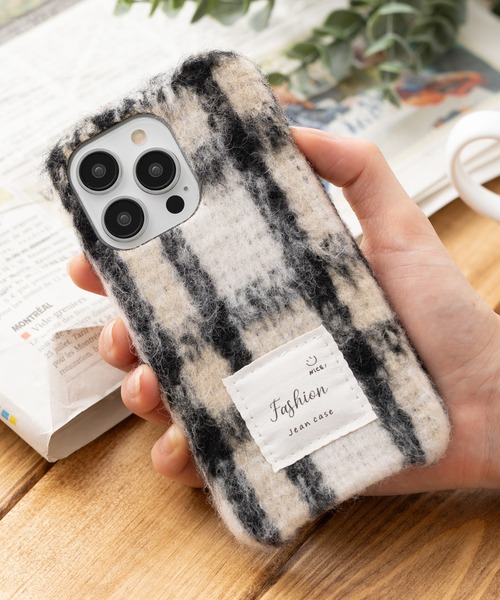 emonique（エモニーク）の「iPhoneケース カバー ウール風ツイード モヘア【11/12/12pro/13/13pro/14/14pro/15/15pro対応】（スマホケース/カバー・レディース・ホワイト/カーキ/レッド/ベージュ/ブラウン・iPhone 11/iPhone 12/iPhone 13/iPhone 13 Pro/iPhone 14/iPhone 14 Pro/iPhone 15/iPhone 15 Pro/iPhone 12 Pro）」の2枚目の写真