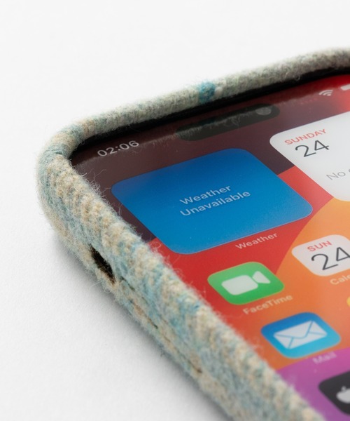 emonique（エモニーク）の「iPhoneケース カバー ウール風ツイード モヘア【11/12/12pro/13/13pro/14/14pro/15/15pro対応】（スマホケース/カバー・レディース・ホワイト/カーキ/レッド/ベージュ/ブラウン・iPhone 11/iPhone 12/iPhone 13/iPhone 13 Pro/iPhone 14/iPhone 14 Pro/iPhone 15/iPhone 15 Pro/iPhone 12 Pro）」の11枚目の写真