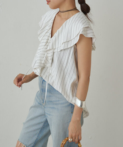 LOUNGEDRESS（ラウンジドレス）の「フリルカラーノースリブラウス 