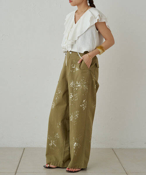 LOUNGEDRESS（ラウンジドレス）の「フリルカラーノースリブラウス