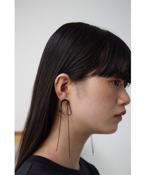 AZUL by moussy（アズールバイマウジー）の「リボンモチーフスウィングピアス（ピアス（両耳用）・レディース・ブラック/シルバー・FREE）」の3枚目の写真