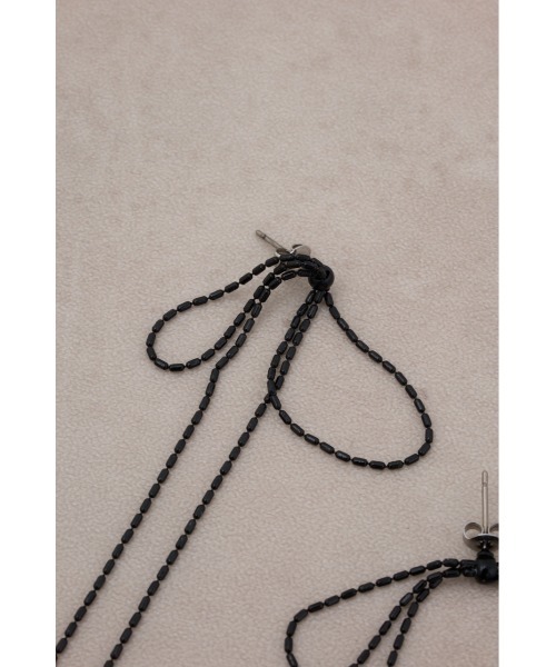 AZUL by moussy（アズールバイマウジー）の「リボンモチーフスウィングピアス（ピアス（両耳用）・レディース・ブラック/シルバー・FREE）」の6枚目の写真