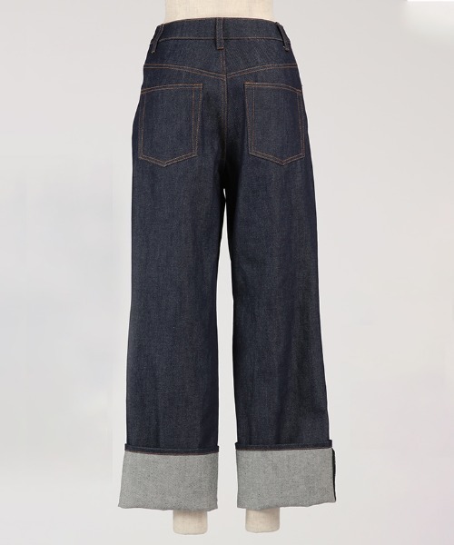 1chaku.(イッチャク)の「クロップドハイウエストロールアップデニム(デニムパンツ・レディース・ブラック/インディゴブルー・マルチサイズ)」の11枚目の写真