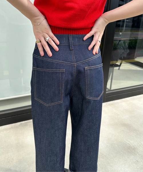 1chaku.(イッチャク)の「クロップドハイウエストロールアップデニム(デニムパンツ・レディース・ブラック/インディゴブルー・マルチサイズ)」の7枚目の写真