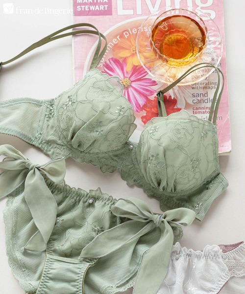 fran de lingerie(フランデランジェリー)の「「ナチュラルデイリーノンワイヤーブラ001 ブラジャー(ワイヤー無し)」(ブラジャー・レディース・グリーン/グレイッシュベージュ/ブラック/クリーム/ネイビー/シルバーグレー・B65/B70/C70/D70/G70/G75/E70/E75/F65/F70/F75/G65/B75/C65/C75/D65/D75/E65)」の6枚目の写真