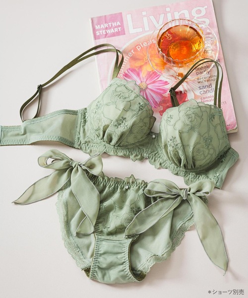 fran de lingerie(フランデランジェリー)の「「ナチュラルデイリーノンワイヤーブラ001 ブラジャー(ワイヤー無し)」(ブラジャー・レディース・グリーン/グレイッシュベージュ/ブラック/クリーム/ネイビー/シルバーグレー・B65/B70/C70/D70/G70/G75/E70/E75/F65/F70/F75/G65/B75/C65/C75/D65/D75/E65)」の16枚目の写真