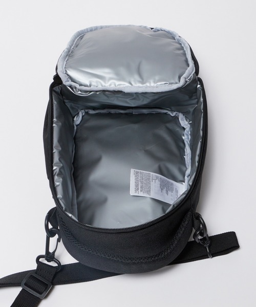 NIKE(ナイキ)の「NIKE/ナイキ NAN NIKE PATCH LUNCH TOTE ショルダーバック(ショルダーバッグ・キッズ・ブラック・FREE)」の15枚目の写真