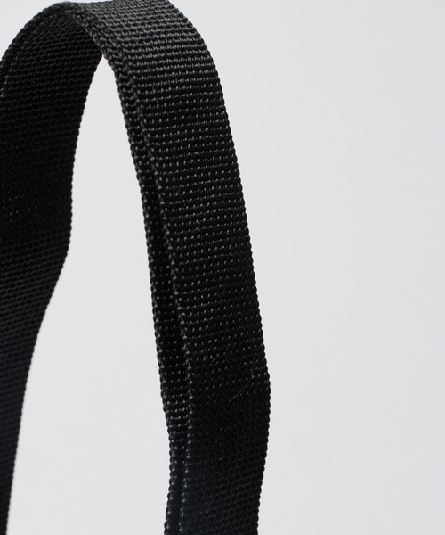 NIKE(ナイキ)の「NIKE/ナイキ NAN NIKE PATCH LUNCH TOTE ショルダーバック(ショルダーバッグ・キッズ・ブラック・FREE)」の5枚目の写真