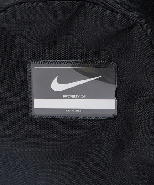 NIKE(ナイキ)の「NIKE/ナイキ NAN NIKE PATCH LUNCH TOTE ショルダーバック(ショルダーバッグ・キッズ・ブラック・FREE)」の7枚目の写真