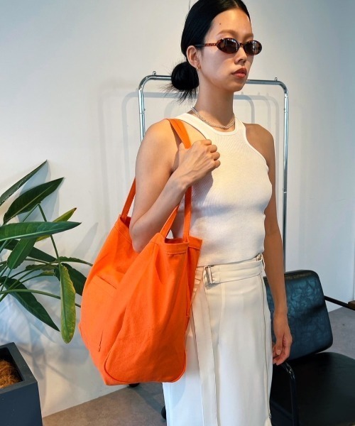 Solace(ソレイス)の「カラービッグトートバッグ(トートバッグ・レディース・イエロー/オレンジ/ピンク/グリーン・FREE)」の5枚目の写真