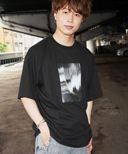 Beno(ビーノ)の「シルキータッチビックシルエットマルチプリントTシャツ(Tシャツ/カットソー・メンズ・ホワイト系1/ブラック系4/ブラック系2/ホワイト系3/ブラック系3/ホワイト系4/ホワイト系2/ブラック系1/ホワイト系5/ホワイト系6/ブラック系5/ブラック系6/ブラック系7/ブラック系8/ホワイト系7/ホワイト系8・LARGE/MEDIUM/X-LARGE)」の12枚目の写真