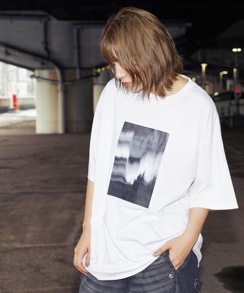 Beno(ビーノ)の「シルキータッチビックシルエットマルチプリントTシャツ(Tシャツ/カットソー・メンズ・ホワイト系1/ブラック系4/ブラック系2/ホワイト系3/ブラック系3/ホワイト系4/ホワイト系2/ブラック系1/ホワイト系5/ホワイト系6/ブラック系5/ブラック系6/ブラック系7/ブラック系8/ホワイト系7/ホワイト系8・LARGE/MEDIUM/X-LARGE)」の22枚目の写真