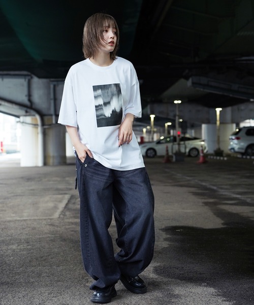 Beno(ビーノ)の「シルキータッチビックシルエットマルチプリントTシャツ(Tシャツ/カットソー・メンズ・ホワイト系1/ブラック系4/ブラック系2/ホワイト系3/ブラック系3/ホワイト系4/ホワイト系2/ブラック系1/ホワイト系5/ホワイト系6/ブラック系5/ブラック系6/ブラック系7/ブラック系8/ホワイト系7/ホワイト系8・LARGE/MEDIUM/X-LARGE)」の19枚目の写真