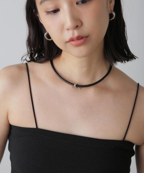 FREE'S MART(フリーズマート)の「ねじりロープチョーカー(ネックレス・レディース・ブラック・フリ-)」の2枚目の写真