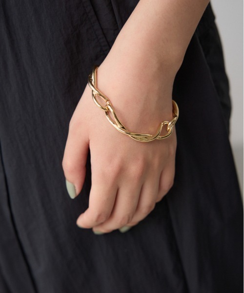 AZUL by moussy(アズールバイマウジー)の「ツイストチェーンブレスレット(ブレスレット・レディース・ゴールド系その他/シルバー・FREE)」の1枚目の写真