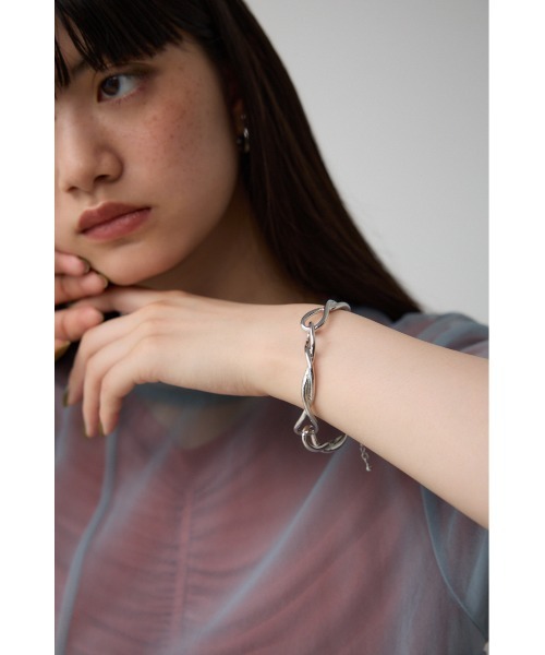 AZUL by moussy(アズールバイマウジー)の「ツイストチェーンブレスレット(ブレスレット・レディース・ゴールド系その他/シルバー・FREE)」の12枚目の写真