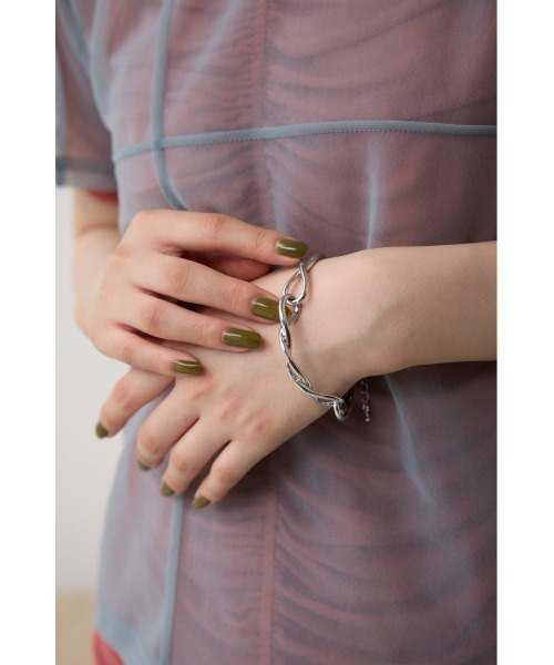 AZUL by moussy(アズールバイマウジー)の「ツイストチェーンブレスレット(ブレスレット・レディース・ゴールド系その他/シルバー・FREE)」の11枚目の写真