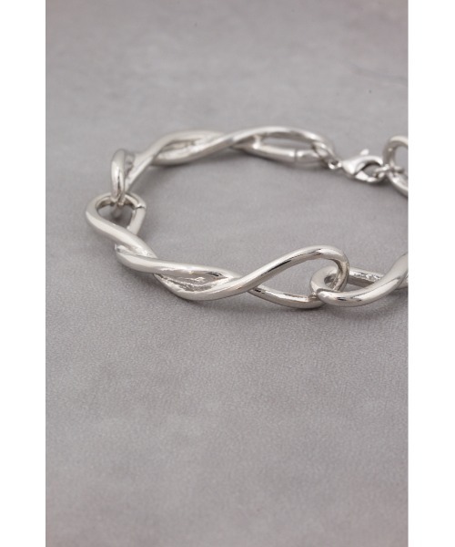 AZUL by moussy(アズールバイマウジー)の「ツイストチェーンブレスレット(ブレスレット・レディース・ゴールド系その他/シルバー・FREE)」の9枚目の写真