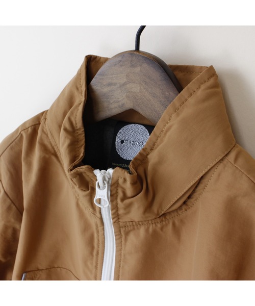 maarook（マルーク）の「【フード収納可】タフタマウンテンパーカー（ブルゾン・キッズ・ベージュ/オレンジ・110cm/120cm/130cm/100cm）」の7枚目の写真