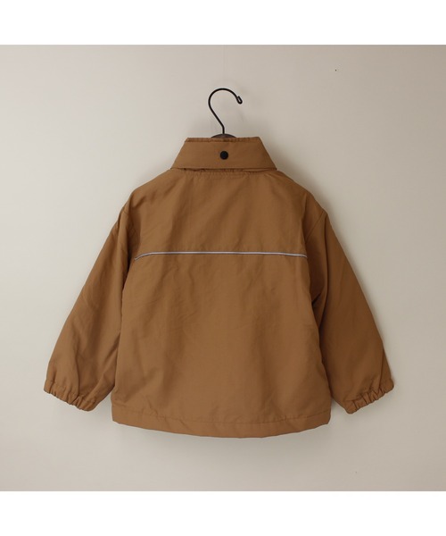 maarook（マルーク）の「【フード収納可】タフタマウンテンパーカー（ブルゾン・キッズ・ベージュ/オレンジ・110cm/120cm/130cm/100cm）」の8枚目の写真