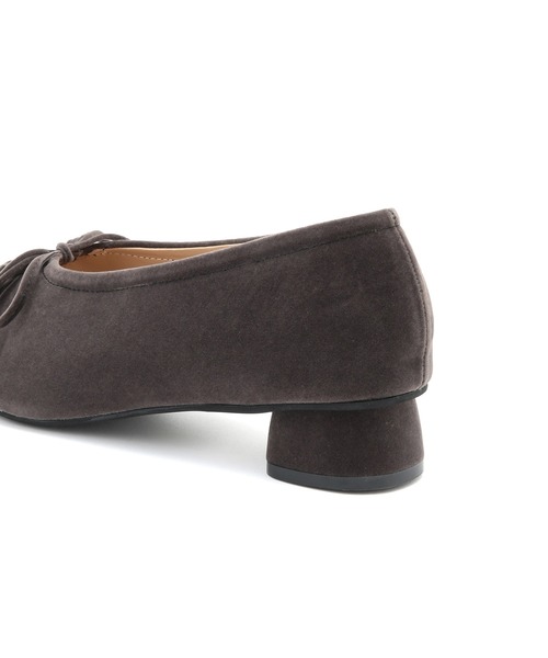 ROPE' PICNIC（ロペピクニック）の「リボンギャザーベロアパンプス（パンプス・レディース・チャコールグレー/ブラック・24.0cm/23.5cm/23.0cm/24.5cm）」の7枚目の写真