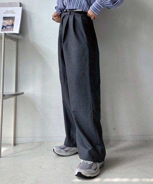 AS KNOW AS plus（アズノゥアズプラス）の「◇ベルト付き タックワイドスラックスパンツ（スラックス・レディース・グレー/グレー系/ブラック/ブラウン系・FREE）」の6枚目の写真
